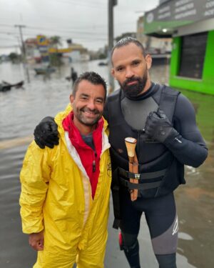 Michel Pereira Instagram - Esse foi o nosso último dia aqui. Agradeço a todos os novos amigos que fizemos e que nos acolheram tão bem. Cada resgate feito ao lado de vocês pude ver quem são os verdadeiros heróis de toda essa história 👊

Sou grato por tudo o que vivemos aqui. Apesar de todo o cenário triste de destruição, cada vida salva aqueceu meu coração. 

Isso foi por vocês, gaúchos! Somos um povo só, somos brasileiros 🇧🇷