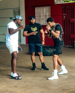 Michel Rivera Instagram - NO ONE SUCCEEDS WITHOUT EFFORT. THOSE WHO SUCCEED OWE THEIR SUCCESS TO PERSEVERANCE🔥🐝🦋 

NADIE LO LOGRA SIN ESFUERZO. AQUELLOS QUE TRIUNFAN DEBEN SU ÉXITO A PERSERVERANCIA

@arm.photoshoot_ 📸