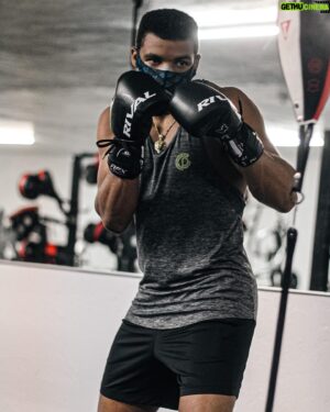 Michel Rivera Instagram - I come from nothing planned to keep everything, my sacrifice is silent but the result will be noisy,🦋🦋🐝🐝

in God's hands 🙌🏽