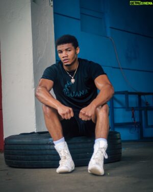 Michel Rivera Instagram - NO ONE SUCCEEDS WITHOUT EFFORT. THOSE WHO SUCCEED OWE THEIR SUCCESS TO PERSEVERANCE🔥🐝🦋 

NADIE LO LOGRA SIN ESFUERZO. AQUELLOS QUE TRIUNFAN DEBEN SU ÉXITO A PERSERVERANCIA

@arm.photoshoot_ 📸