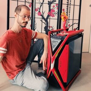 Michele Poggi Instagram - …Questo é un upgrade allo studio che veramente non mi aspettavo di avere; son quei momenti in cui anche dopo dieci anni di questo percorso ci si stenta a credere. Tra l’altro non solo farà porca figura, ma concreto level up ad alcuni workflow, essendovi dentro il top del top.  

Vi ricordate quando @asus_rog_it collaboró con Kara per gli hardware griffati EVA-01? …Ecco, era niente, e mi convincerò che tutto questo é grazie all’Anima dei Lilin e Lo Spirito dell’Influencer. 

#ROGItalia #ROGxEVANGELION #ForThoseWhoDare #adv