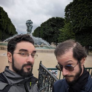 Michele Poggi Instagram - Selfie arrogante a Parigi. Stiamo cucinando