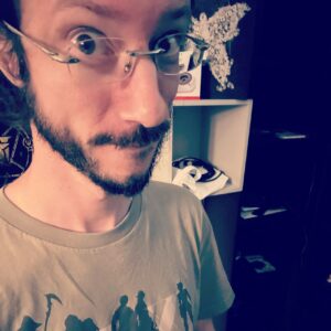 Michele Poggi Instagram - Sì, li avevo persi nel trasloco; ma facendo la valigia…!