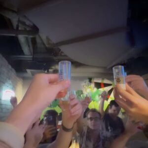 Michele Poggi Instagram - Sono nel volo di ritorno, e mi son visto quasi 1000 media, fra foto e video, per fare questo post.

Sì: è stato un viaggio COSÌ attivo e partecipativo, COSÌ vivace, COSÌ memorabile. Grazie.

Nel 2019 l’organizzazione fu tremenda, eravamo 120  e con problemi di comunicazione: per stare insieme raggruppavo ventine di persone al giorno per passeggiare nelle notti di Tokyo; ma in questo 2023 (il tour che sarebbe stato del 2020) è andato tutto in modo Meravigliosamente evoluto, ordinato e umanamente intimo. Ruby Travel ha fatto davvero serissimi passi in avanti, ma quel che volevo raccontare qui è altro.

Ho vissuto uno dei viaggi più belli che potessi sognar di immaginare, e ho passato con chi di voi era presente momenti così significativi da essermene commosso. Ho ricevuto parole e gesti che non potrò nè vorrò mai dimenticare.

“Inaspettata Commozione #”, insomma.

È stata una Figata, ragazzi.
Le idee, gruppi di chat, sintonia, discussioni, eventi vissuti e sentiti raccontare. 

Vorrei non solo diventasse una tradizione annuale e con programmi ancor più variabili, ma che si diminuisse ancora oltre il numero massimo di persone per poterci davvero essere Sempre per tutti. 

Sto tornando carico e felice, pronto e “preso bene” per questo 4.0 che, ormai, è Finalmente PARTITO. Cioè, pensateci: non solo ho voglia di creare uno “Spirito del Vlog” per raccontare tutto (e mostrare cose~!) come ai vecchi tempi, ma domani arriva la prima Effigie e nelle prossime settimane inizia l’effettiva produzione dell’AOIII [4]! GO.