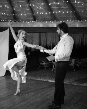 Michele Rosiello Instagram - por una cabeza
todas las locuras
para una mujer
todos los poemas
bailo el tango 
por una noche
y bailaré toda mi vida

@denisecapezzaofficial 🤍🥀
.
.
@virum_napoli 🤵
@lebaobabsposa 👰
@la_conca_sul_mare 
@studiofotograficocaserta