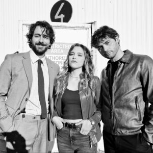 Michele Rosiello Instagram - Qualcuno ci sta capendo qualcosa?! 😅🙃
#lavocechehaidentro #raffaeleferrara 
#fratemo @erasmogenziniofficial 
#sorema @giulia_daloia 
@luckyred @mediasetinfinity @fiction_mediaset