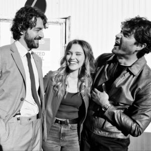Michele Rosiello Instagram - Qualcuno ci sta capendo qualcosa?! 😅🙃
#lavocechehaidentro #raffaeleferrara 
#fratemo @erasmogenziniofficial 
#sorema @giulia_daloia 
@luckyred @mediasetinfinity @fiction_mediaset