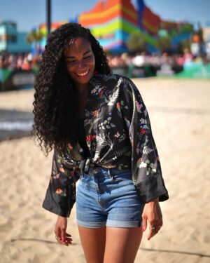 Michelle Ackerley Instagram - It’s that time of year again! @theworldsstrongestman is back on @channel5_tv 💪🏽💪🏽
Heat 1 starts on 27th December 7pm