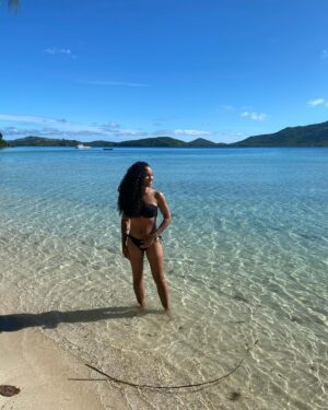 Michelle Ackerley Instagram - Fiji is calling 🇫🇯☀️