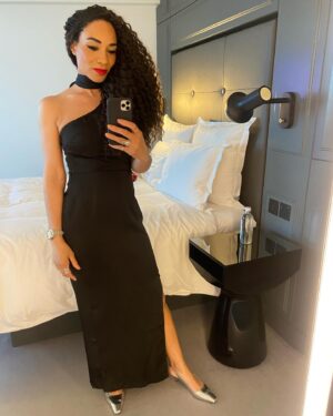 Michelle Ackerley Instagram - Dressing up 👋🏾