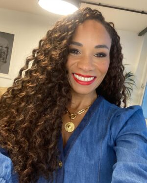Michelle Ackerley Instagram - Monday morning ☀️