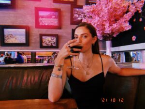 Michelle Allen Instagram - 2016; living in India off of a diet of happiness and espresso martinis. 
2021; living in Cape Town off of a diet of laughter and espresso martinis.