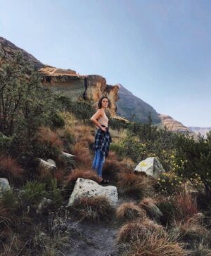Michelle Allen Instagram - It’s true; the more I learn the less I know. Especially when investigating & contemplating the joy of being an independent essence of consciousness but also actively partaking in the perfection that is the collective consciousness as it navigates polarity back to zero point. 
But anyway 👽