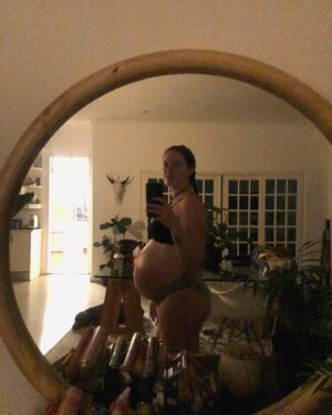 Michelle Allen Instagram - As I transitioned from maiden to mother I was reminded once again of the beauty of the womb. A portal between dimensions… the space between spaces where this world meets another. 

As I watched my body shape-shift to become a home for another I was humbled and in awe. Excited yet terrified. 

1. Me captured a few weeks ago by my dear friend and fellow creative @vaughan_photo 
2. The night my soul companion decided she was ready to be earth side. 
3. A flower I photographed that reminds me that solid matter is always vibrating at another frequency resonant to it’s energy. 
4. Me & mines placenta, the ultimate creatrix of life. 🌳 ❤️
5. I saw this somewhere here on instagram and of course it felt suited… to more life experiences than just this of course. 
6. Me by @vaughan_photo again… giving me portal feels. 

💫 💖 🌞