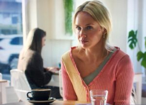 Michelle Ang Instagram - Is there only one more week of @homebound3.0 to air? You betcha. So then we can all watch it on repeat on @threenewzealand streaming platform THREENOW.
That’s what besties would do…. Right Ellie?! @kimcrossman 

I missed this weeks episode- was it the Origin Ep? Love me a good a setup. Hopefully you’ll have more empathy for why Melissa is… well… Melissa 🔪