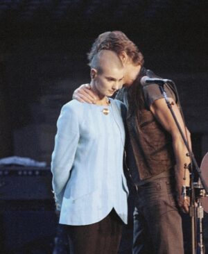 Michelle Clunie Instagram - I think Kristofferson said it best, “ She is too old for breaking and too young to tame”. Her voice and her spririt were pure and I remember every moment of singing ( screaming)  along to “Nothing Compares to you” while driving downtown with my girlfriends. Her voice was angelic and haunting. It made you stop and feel. She was simply too pure and had too much integrity and this world does not like either. She was too good for this crass world. Rest in power Queen ❤️