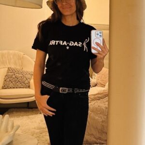 Michelle Clunie Instagram - Dashiell said, “ Oh, Mommy means business.. she has her gangster pants on”. Apparently my black mommy jeans are my gangster pants. #Sagaftrastrong #wearsunscreen #hydrate