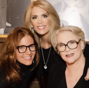 Michelle Clunie Instagram - Happy birthday Dame Gless!!! She came on the set of QAF, a feminist icon who had won multiple Emmys and Golden globes and where some people might try to separate themselves out, Sharon became family. She was just another actor in the trenches with all of us. I love her to the moon and back and will never get enough of her incredible stories. Let’s keep making memories lady!💕💕💕 SG book Launch with Dawn LaFreda