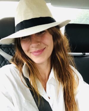 Michelle Clunie Instagram - Before the world changed. Back of a cab in London, Dashiell’s first time there. This was by far one of our best vacations ever; Greece, London and Paris. I have a video of Dashiell seeing the Eiffel Tower for the first time. I think I have watched it over a hundred times. I’m so glad I took the time to take Dashiell to Paris and London after Greece. It was completely spontaneous. We haven’t really travelled for close to two years so these memories have sustained us. 💕🙏🏻💕