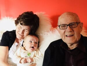 Michelle Clunie Instagram - My Father would have been 90 today. I love the way Dashiell is looking up at him in this picture. He made such an effort at 85 to play with Dashiell, to make a good impression on him. At the time I didn’t think much of it- he was always a stand up guy. Looking back I realize he knew he was living on borrowed time and wanted to give it all to his last grandchild. Even in the hospital he made everyone laugh. He never made it about himself- he wanted everyone to have a good time and not feel sorry for him. So many lessons he gave us in those last few years. 💕 💕💕thanks for hovering around us tough guy. We feel you. We miss you. Happy Birthday Daddy 💕💕💕