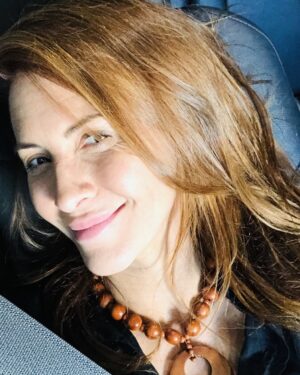 Michelle Clunie Instagram - Wishing everyone a joyous Passover and a Blessed Good Friday! I’m so tired- that’s all I got 😂😂😂