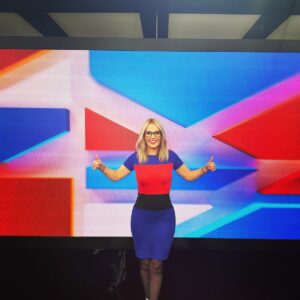 Michelle Dewberry Instagram - When you turn up for work accidentally dressed as your logo! 🇬🇧 🤣
.
.
.

#DewbsAndCo #Gbnews #tvpresenter #fashion