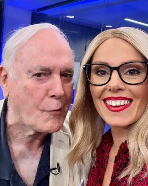 Michelle Dewberry Instagram - Was a real pleasure to interview this legend on my show last night…Non other than John Cleese!! What a nice, engaging, smart and of course, funny guy! 
.
.
His new show starts on GB News on 29th Oct and it’s gonna be fab! 
.
.
#comedylegend #fawltytowers #lifeofbrian #johncleese #gbnews