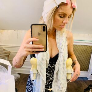 Michelle Dewberry Instagram - After 2 months of hospital life and all that goes with it, plus a shed load of lock-down before that, I decided to take a little time out for some much needed self-care (mixed in with a little breast pumping, obvs. Can’t get away from that! 😂)... 
.
I felt soooo bad though being away from the hospital (even tho my son had his Daddy there looking after him). The mum guilt was real 🤦🏼‍♀️😳😩
.
.
.
.
#premmie #prembaby #prematurebaby #premmiestrong #premmiebaby #nicu #nicufamily #nicumum #nicumom #nicufamily #hospitallife #pprom #ppromawareness #newborn #firsttimemum #babyboy #selfcare #newhair #bobcut #mumguilt #mumguiltisreal #breastpumping #breastpump #breastexpress #expressing #expressingmilk #breastmilk  #multitaskingmama #pprom #ppromawareness #31weeker #31weekpreemie