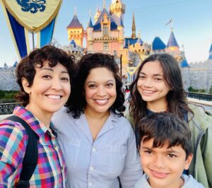 Michelle Haro Instagram - With my Valentine came abundance ❤️ My heart is full!

#happyvalentinesday #valentines #love #mylove #family #familia #disneyland #wife #esposa #happy