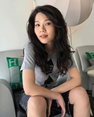 Michelle Wong Instagram - 🫶🏻🫶🏻🫶🏻

@gandavid_davidgan @karin_wj @lasalle_lee_jq 
#passionhairsalon