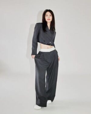 Michelle Wong Instagram - Starting my week right 🫡 
May you stay bold and energised for the week ahead 🥰💪🏻

PC: @jeffchangstudio 
Styling: @karin_wj @cosstores 
Makeup: @lasalle_lee_jq 
Special thanks: @josiahchua