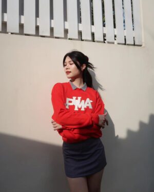 Michelle Wong Instagram - When your cousin is a photographer so you get the best CNY pics 😆😗 Wishing everyone a happy, healthy & prosperous Lunar New Year 🍊🍊🎀