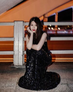 Michelle Wong Instagram - New year, new energy⚡️HPNY everyone 🥳💥
Wishing you all an amazing 2024, I can't wait!

PC: @nataliewongphotography 
Styling: @dolcegabbana @karin_wj 
Makeup: @lasalle_lee_jq 
@directionsgroupinc @tcpartistes