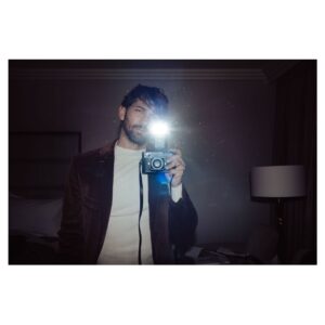 Michiel Huisman Instagram - Sleep now 🌙 Tomorrow morning LIVE @irelandamvmtv talking about @thelastrightfilm 
Hope you can tune in! 📺