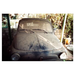 Michiel Huisman Instagram - This is Fabio’s car. Last time I drove it was the morning after he got married.. 13yrs ago.. we were a bit stranded and managed to fit in 7 people.. how? Open the roof!;-)😳😂👌✌️Sicily 🇮🇹 #cinquecento