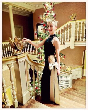 Mickey Sumner Instagram - 🎄❤️🔔 
@joycioci x @carterbsmith