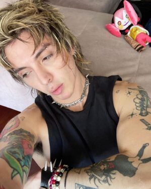 Miguel Ángel Caravantes Instagram - no manches mángel (・Д・)