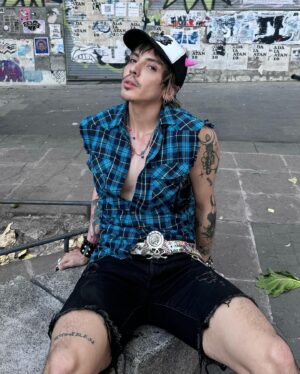 Miguel Ángel Caravantes Instagram - qué calor no manchen (;´A｀)