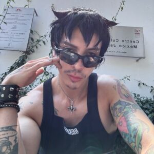 Miguel Ángel Caravantes Instagram - nomas pa presumir el pelo nuevo (｀_´)ゞ