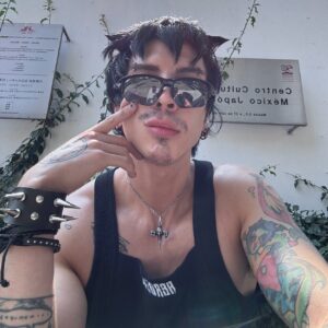 Miguel Ángel Caravantes Instagram - nomas pa presumir el pelo nuevo (｀_´)ゞ