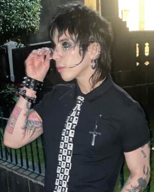 Miguel Ángel Caravantes Instagram - Quiero ser elegante y estilero hasta el fin //_u🖤
