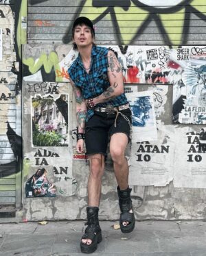 Miguel Ángel Caravantes Instagram - qué calor no manchen (;´A｀)