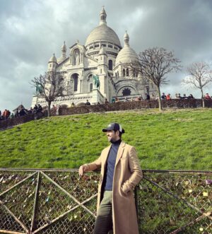 Miguel Ángel Muñoz Instagram - Mix de #Paris 🤍
Viví 7 meses aquí que me hicieron muy #Feliz Hacía años que no venia y se me antoja volver a trabajar por aquí! 🤞🏽

Paris je t’aime. 💙
Tu m’as tellement manqué. Je demande à l’univers de travailler à nouveau ici pour profiter à nouveau de vous.

Por cierto: Que foto de la #torreeiffel te gusta mas? Primera o última 😜