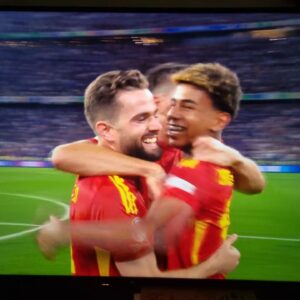 Miguel Ángel Revilla Instagram - España gana a Francia 2-1 y se mete en la final de la #Eurocopa ¡Enhorabuena!