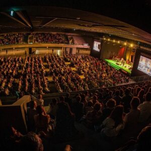 Miguel Araújo Instagram - Crooner na Universidade de Aveiro com o Ensemble do @joao_martins_music a desfiar reportório meu menos visitada e em modo Última Casca de Noz em Castelo Branco. Dias bons, obrigado a todos que encheram estas noites. Saravá!!!