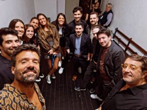 Miguel Araújo Instagram - Aquela célfezinha.

@nena_musica 
@aanamariano 
@carolinadedeus_ 
@monicateotonio 
@osquatroemeia 
@ruivelosoficial 
@aobenedita