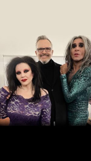 Miguel Bosé Instagram - ESPECTACULAR ANOCHE EL CONCIERTO DE @fangoriaoficial EN EL TEATRO METROPOLITAN DE CDMX. ALASKA @alaskaoficial ESTUVO MAGNÉTICA Y TODOS CANTAMOS TODAS LAS CANCIONES HASTA DESGAÑITARNOS. CUANTA HISTORIA DE NUESTRAS VIDAS!!! LAS NANCYS TELONERAS, @nancysrubias.oficial REVOLUCIONARIAS. ESTA NOCHE LES TOCAS A ELLAS Y ALLÁ QUE IRÉ.