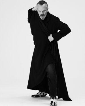 Miguel Bosé Instagram - LIBRE … LIBRE DE TEMORES 
LIBRE YA DE AMORES … LIBRE!!!!!!!