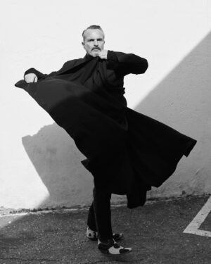 Miguel Bosé Instagram - LIBRE … LIBRE DE TEMORES 
LIBRE YA DE AMORES … LIBRE!!!!!!!