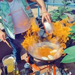 Miguel Maestre Instagram - If you want to learn how to make a delicious #paellaalamaestre join me @goodfoodwine show this weekend 🔥🥘